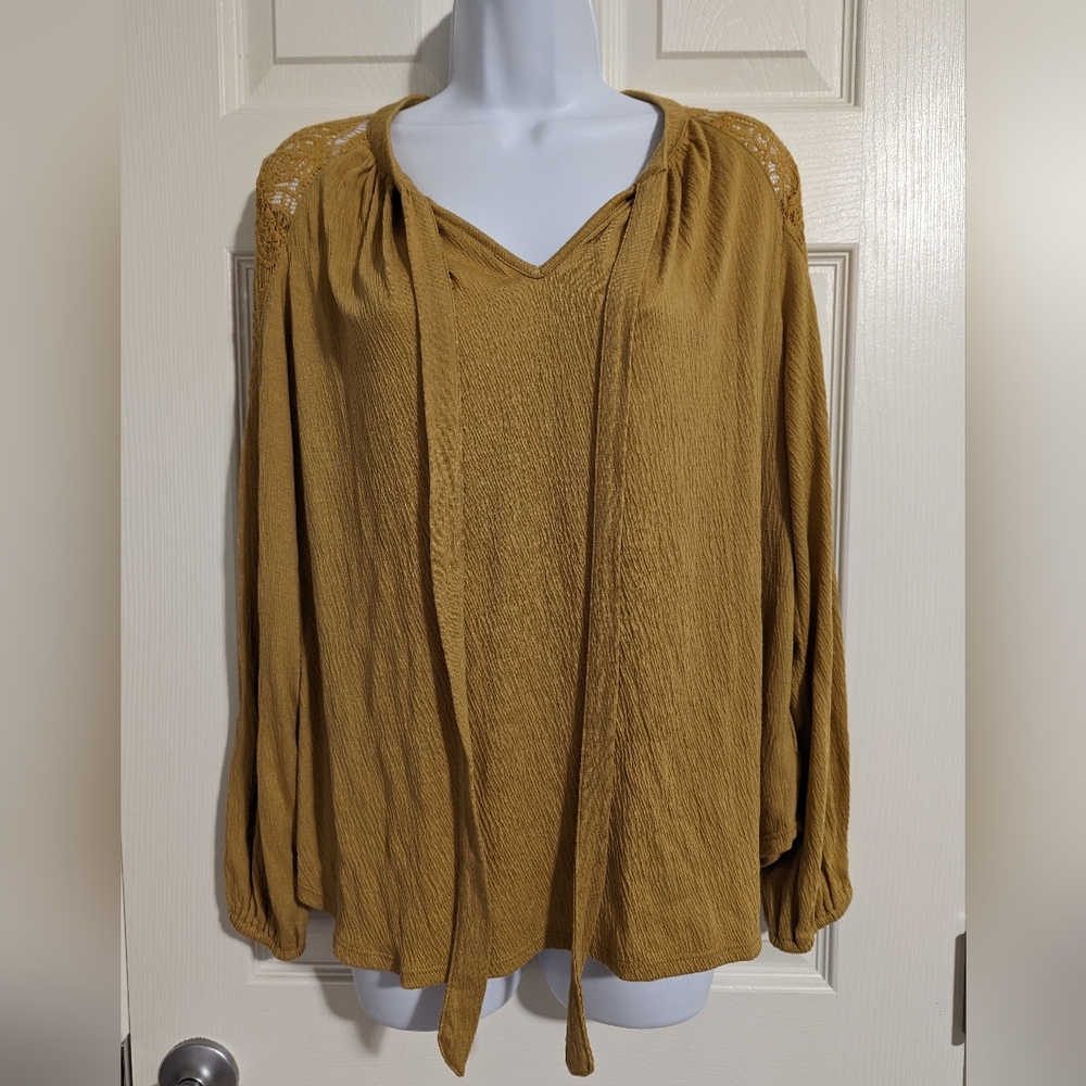 JohnPaulRichard Women's Large mustard yellow top Fall Spring Neutral Long Sleeve